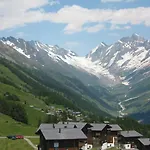 Aparthotel Lauchernalp Resort Residences Wiler
