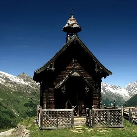 Aparthotel Lauchernalp Resort Residences *